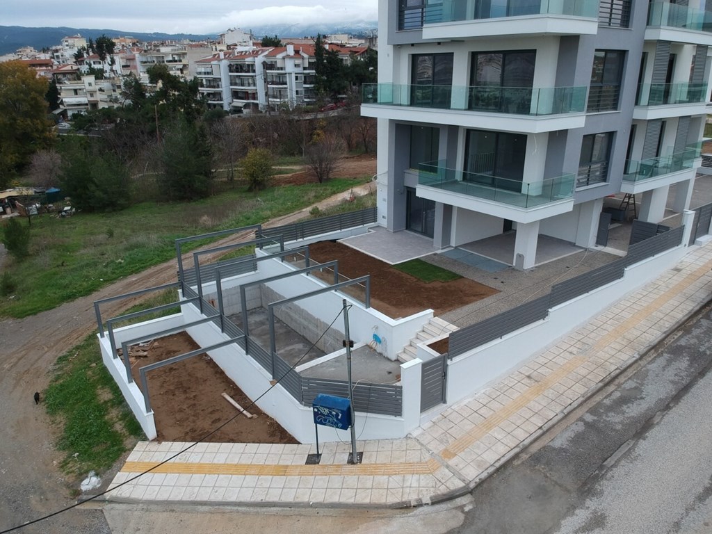 6+1 for sale Maisonette with private swimming pool in Pylaia of Thessaloniki