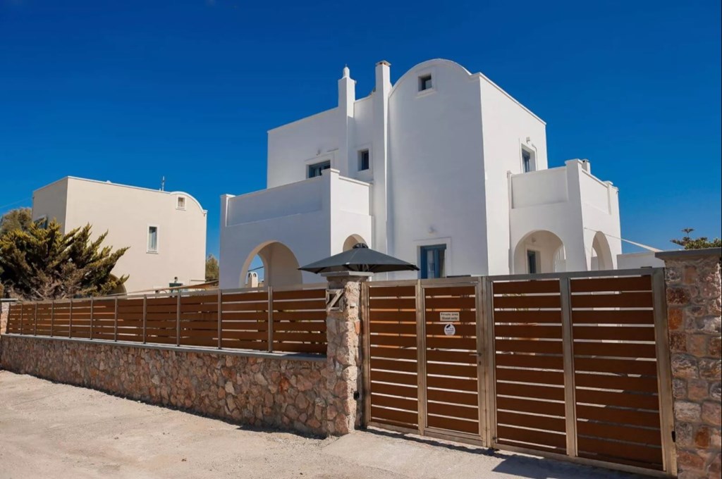 7+1 for sale Lux Villa in Greece Santorini