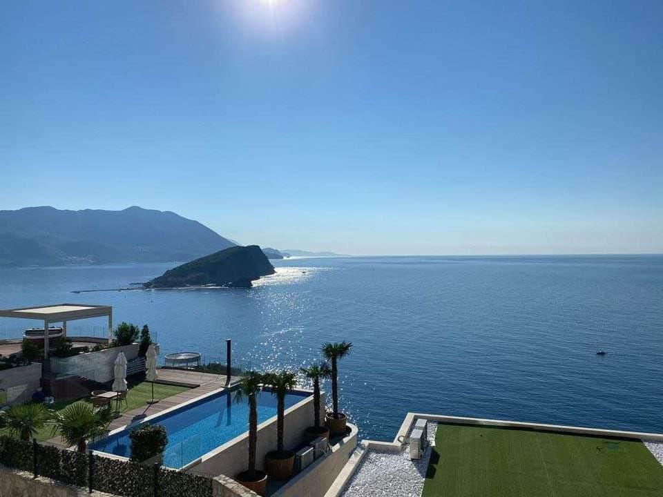 70m2 1+1 Flat for Sale in Budva, Montenegro