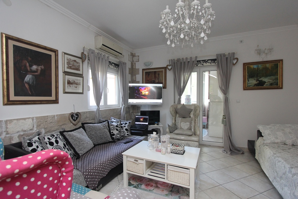 2+1 Flat in Herceg-Novi, Topla