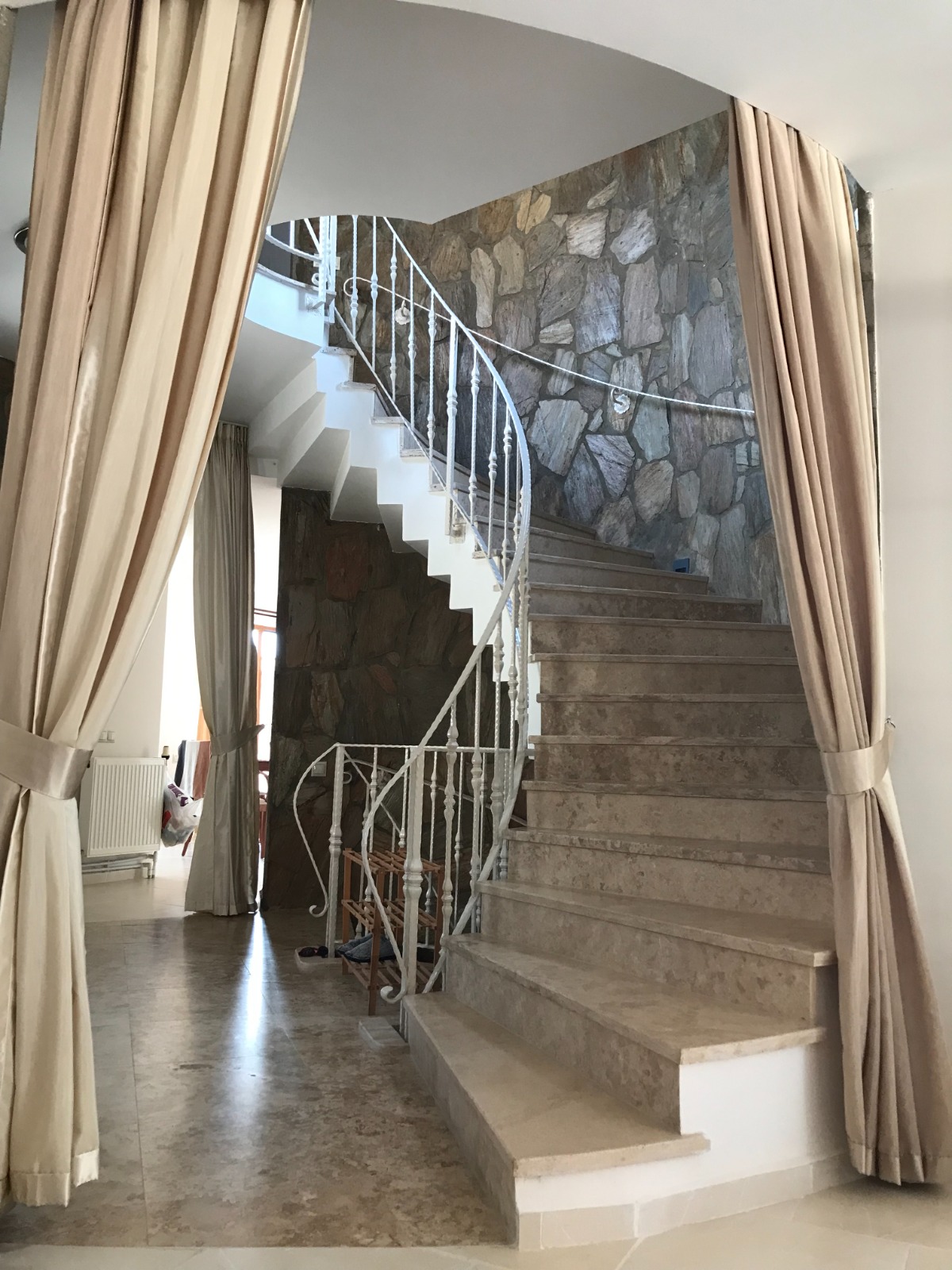 Furnished Stone Villa with Private Pool on 590 m2 Plot in Kuşadası Soğucak